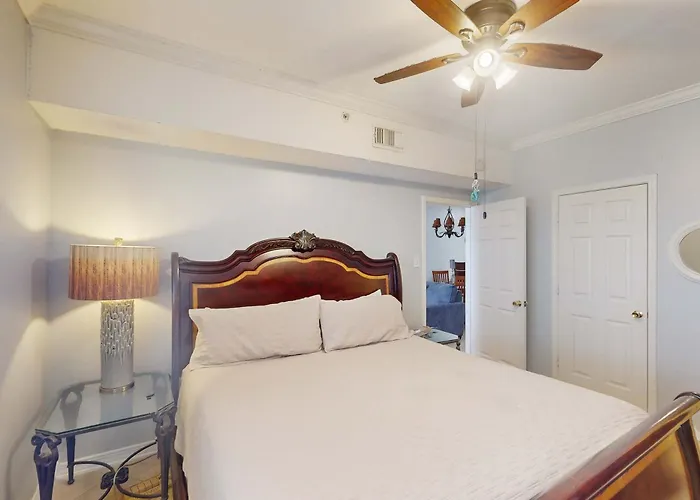 Holiday home Beach-front With Pool Hot Tub Sauna Washer Dryer & Grill Gulf Shores