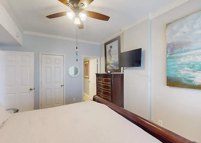 Beach-front With Pool Hot Tub Sauna Washer Dryer & Grill