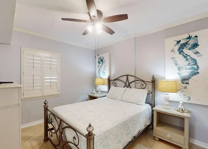 Beach-front With Pool Hot Tub Sauna Washer Dryer & Grill Holiday home Gulf Shores