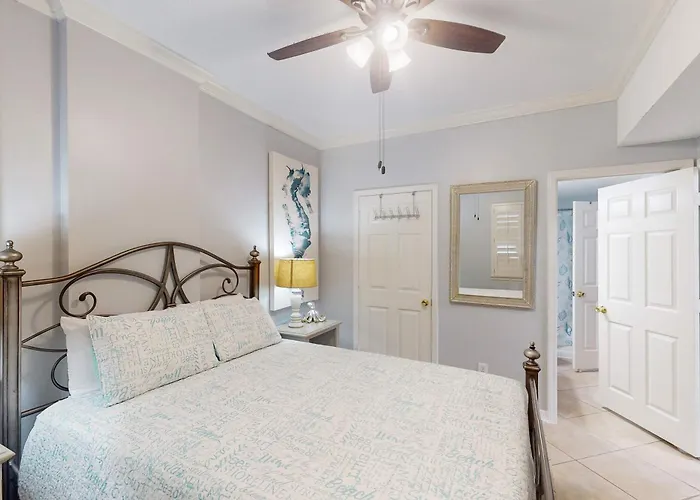 Beach-front With Pool Hot Tub Sauna Washer Dryer & Grill Gulf Shores